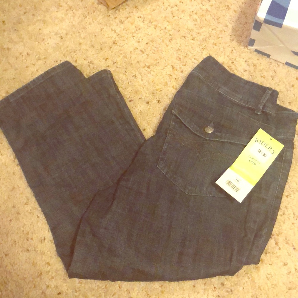 NWT curvy fit riders by lee capris